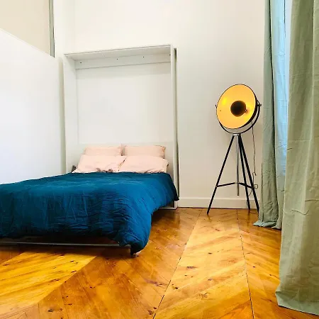2 Bedrooms - Centre - Champs Elysees *