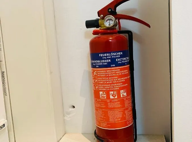 Spacious 2 Bedroom Champs Elysees And Golden Triangle