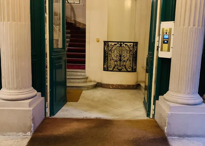 Appartement Spacious 2 Bedroom Champs Elysees And Golden Triangle