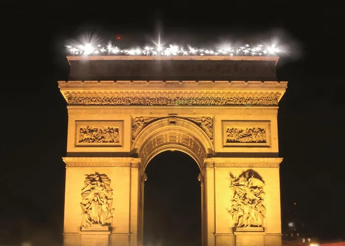 Appartement Spacious 2 Bedroom Champs Elysees And Golden Triangle Paris