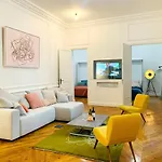 Spacious 2 Bedroom Champs Elysees And Golden Triangle * Paris