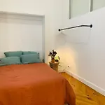 Apartment Spacious 2 Bedroom Champs Elysees And Golden Triangle Paris