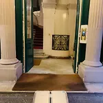 Apartment Spacious 2 Bedroom Champs Elysees And Golden Triangle