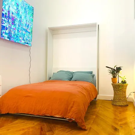 Spacious 2 Bedroom Champs Elysees And Golden Triangle Appartement Paris