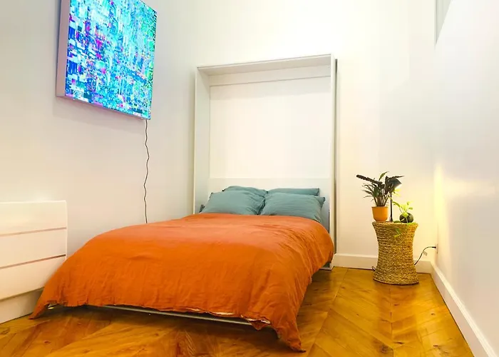 Spacious 2 Bedroom Champs Elysees And Golden Triangle Appartement Paris