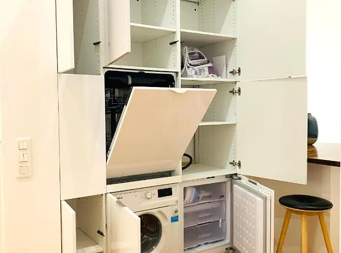 Spacious 2 Bedroom Champs Elysees And Golden Triangle * Paris