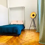Spacious 2 Bedroom Champs Elysees And Golden Triangle *