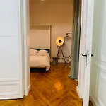 Appartamento Spacious 2 Bedroom Champs Elysees And Golden Triangle Parigi